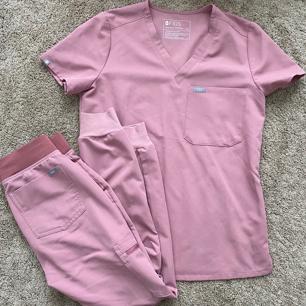 Figs mineral mauve scrubs set